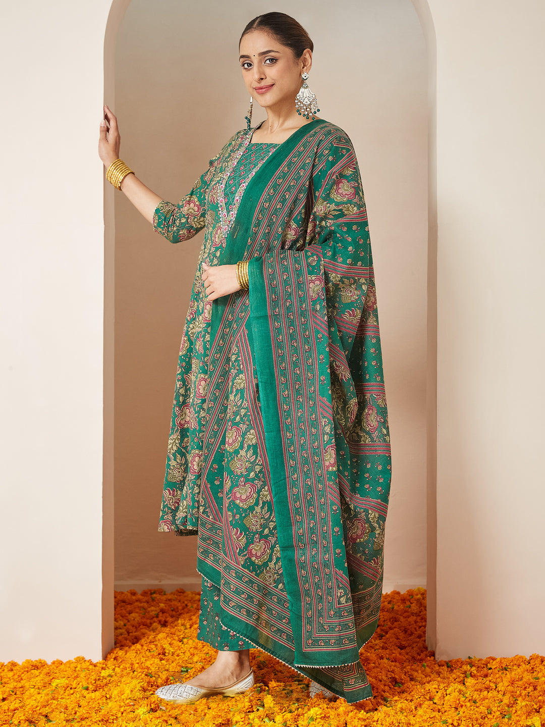Janasya Bright Cotton Floral Panelled Kurta Set | Grocsy