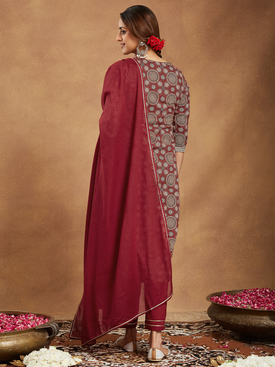 Janasya Dark Cotton Ethnic Motifs Straight Kurta Set | Grocsy