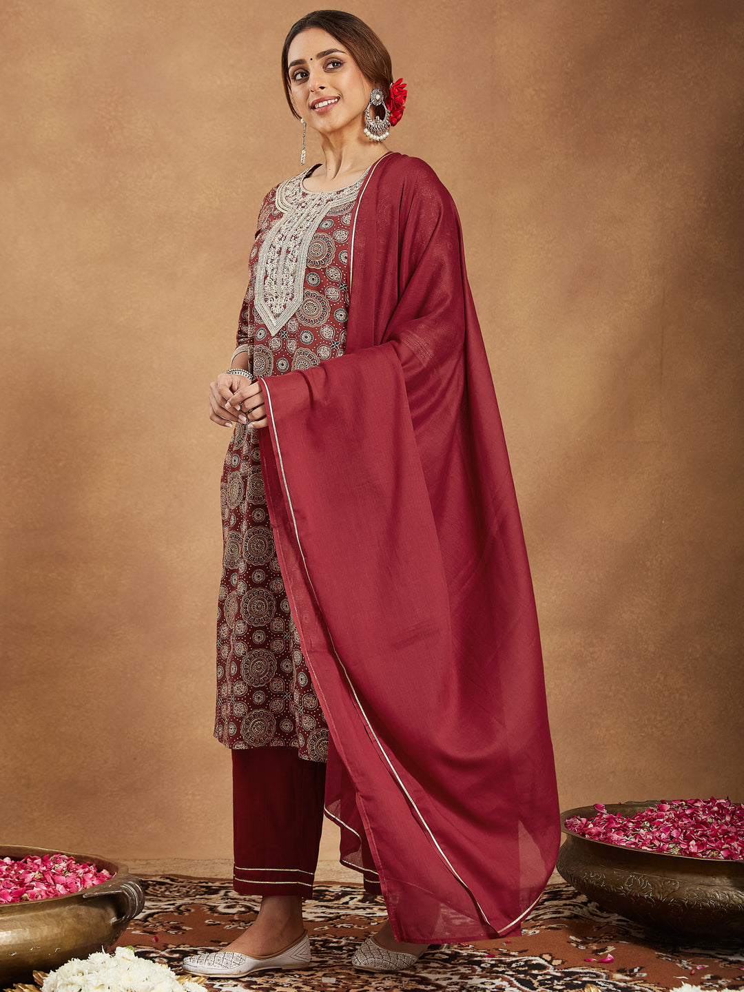 Janasya Dark Cotton Ethnic Motifs Straight Kurta Set | Grocsy