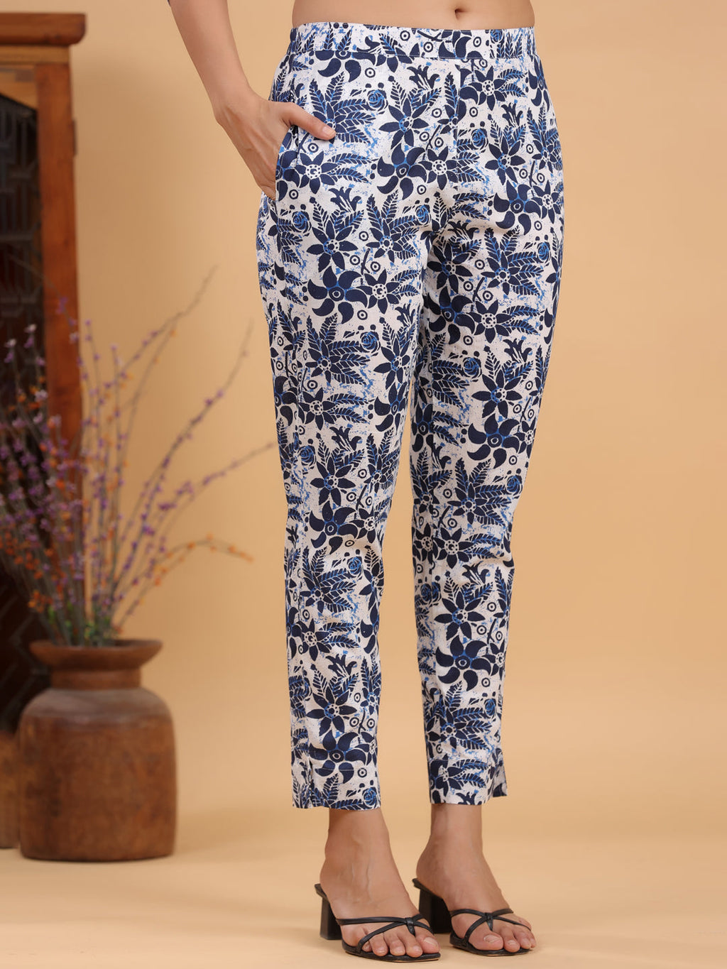 Janasya Light Cotton Floral Straight Kurta Set | Grocsy