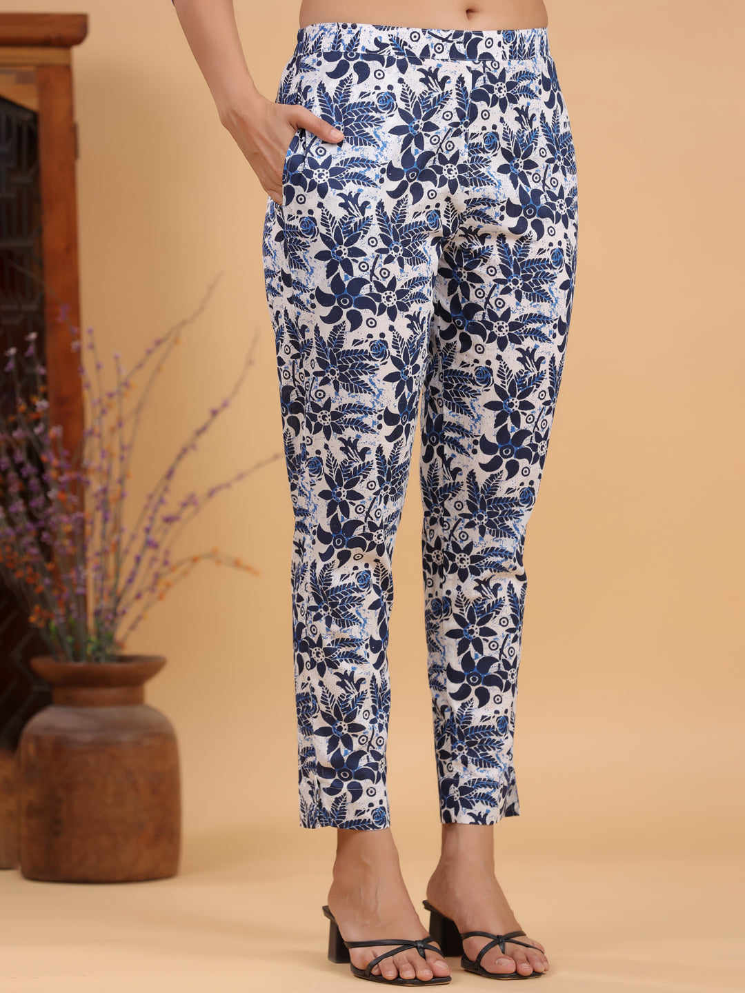 Janasya Light Cotton Floral Straight Kurta Set | Grocsy