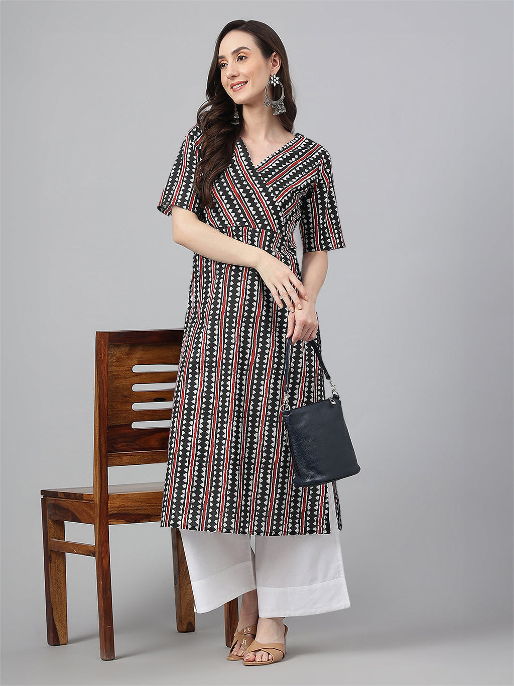 Janasya Dark Cotton Geometric Straight Kurta | Grocsy