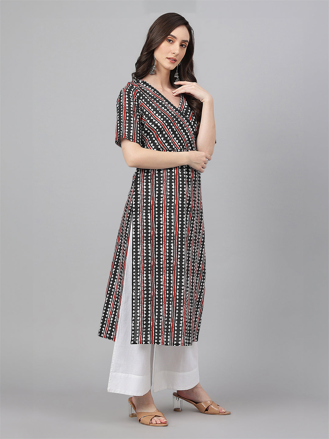 Janasya Dark Cotton Geometric Straight Kurta | Grocsy