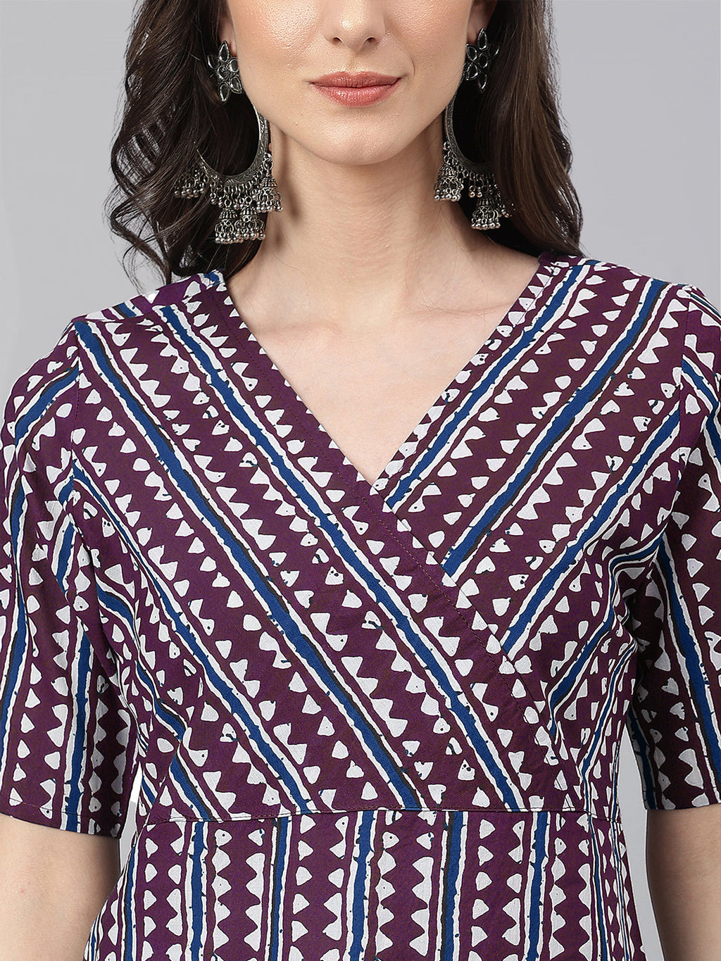 Janasya Dark Cotton Geometric Straight Kurta | Grocsy