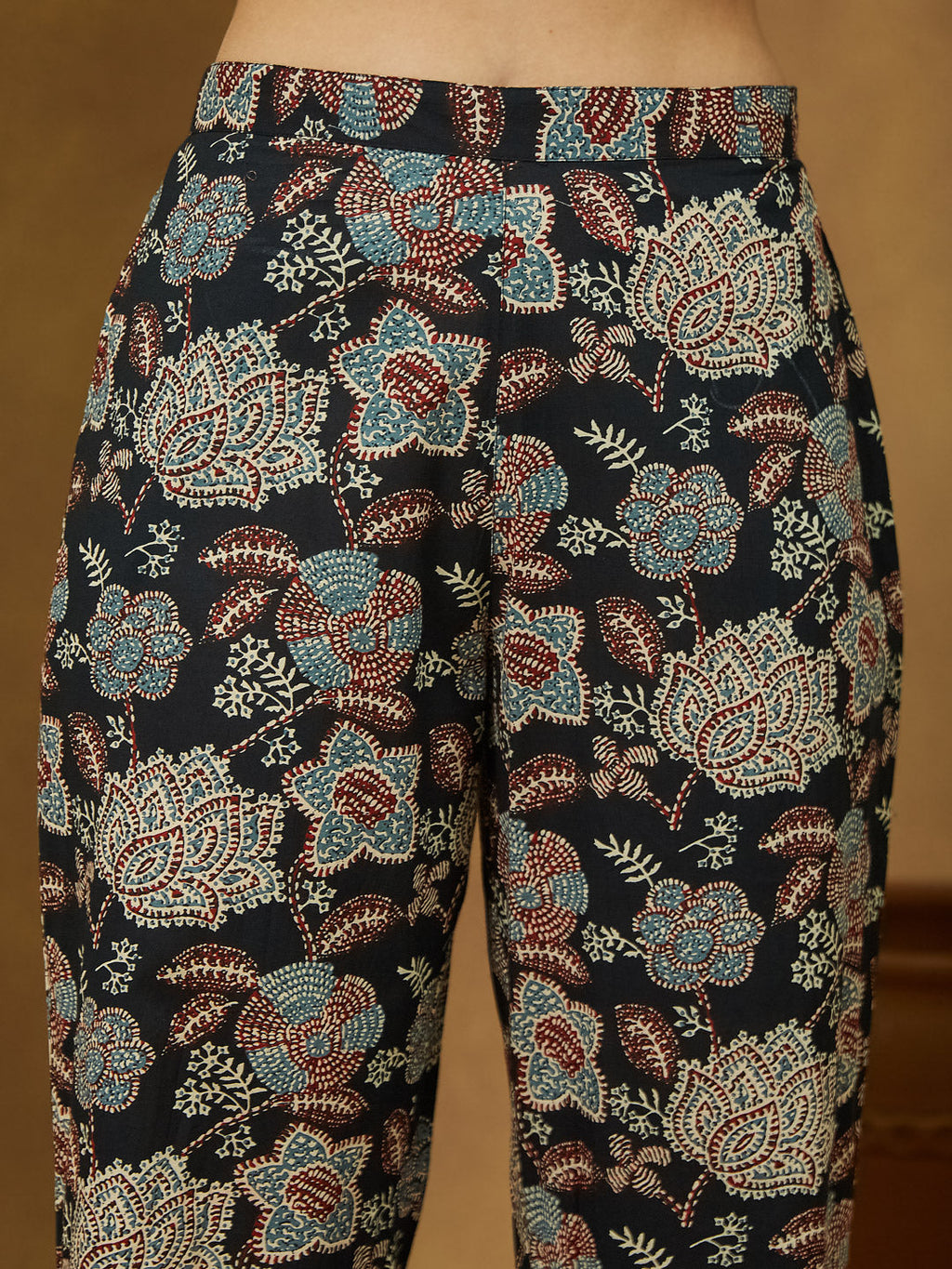 Janasya Dark Cotton Floral Straight Top & Bottom Set | Grocsy