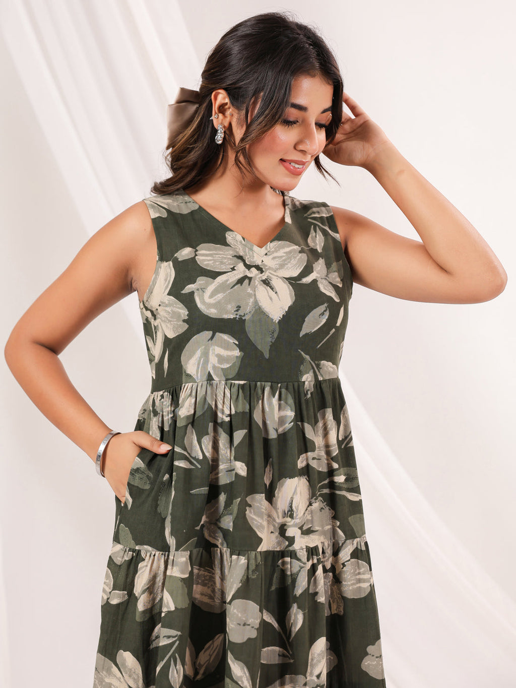 Janasya Dark Cotton Floral Tiered Dress | Grocsy