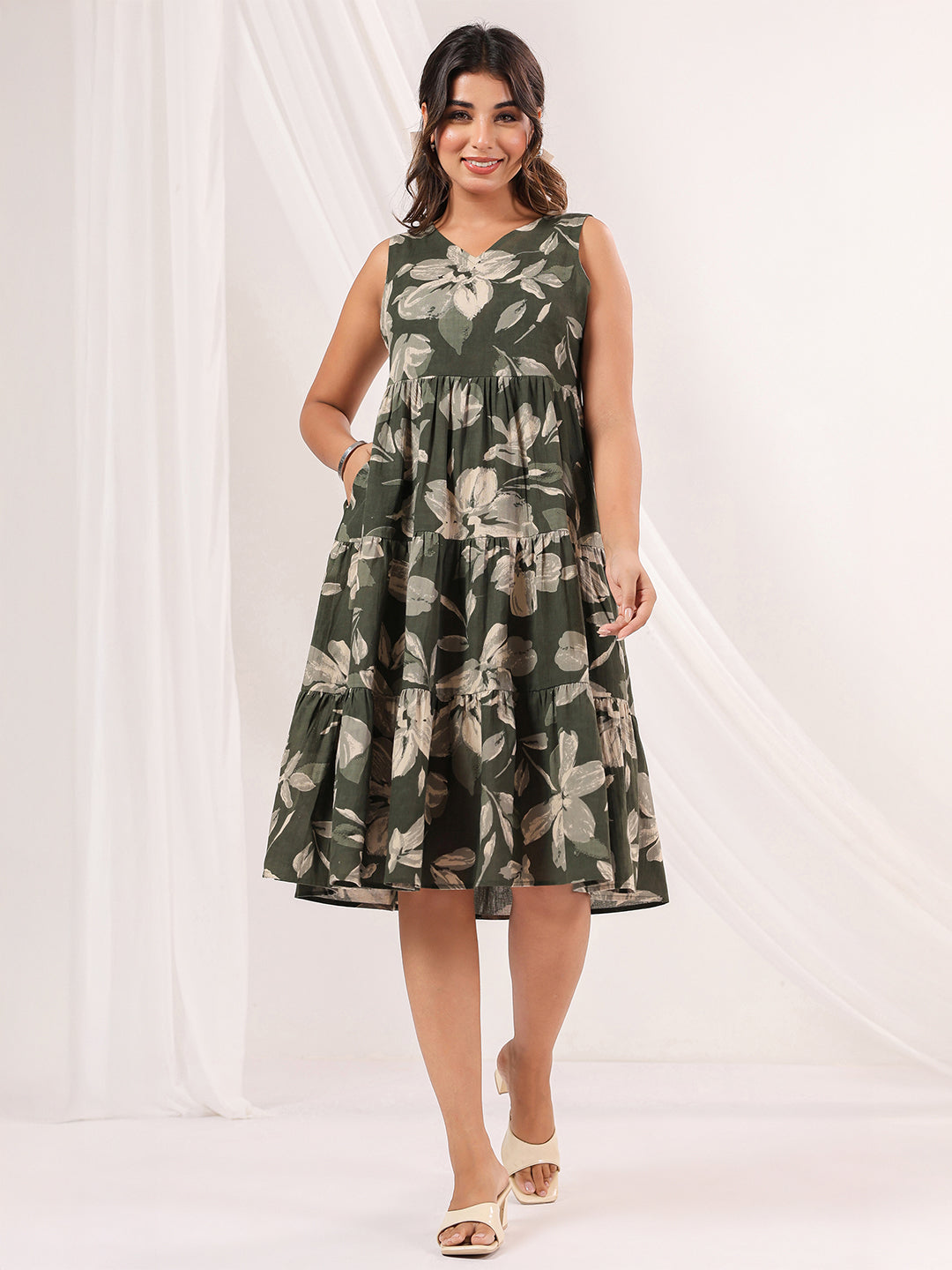 Janasya Dark Cotton Floral Tiered Dress | Grocsy