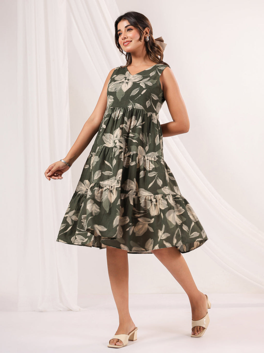 Janasya Dark Cotton Floral Tiered Dress | Grocsy