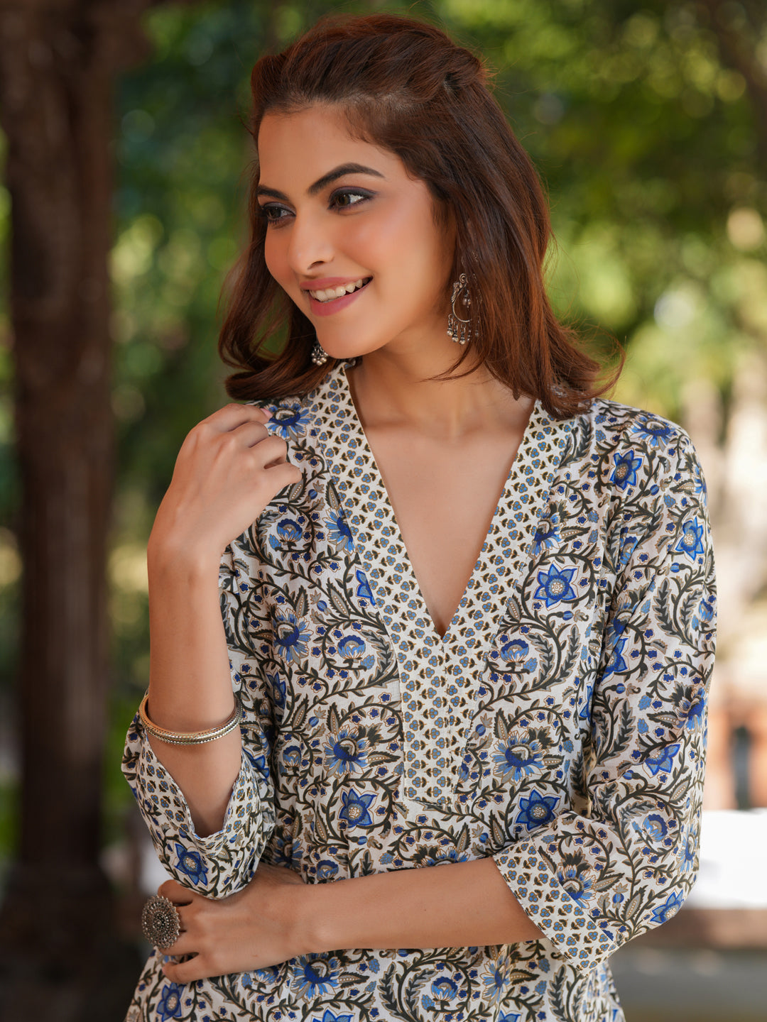 Janasya Light Cotton Floral Straight Kurta Set | Grocsy