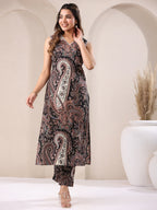 Janasya Dark Cotton Paisley Straight Kurta Set | Grocsy