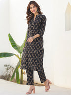 Janasya Dark Cotton Floral Straight Kurta Set | Grocsy