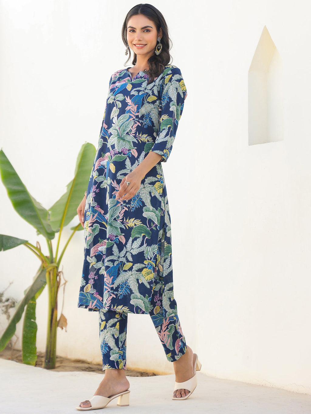 Janasya Dark Cotton Floral Straight Kurta Set | Grocsy