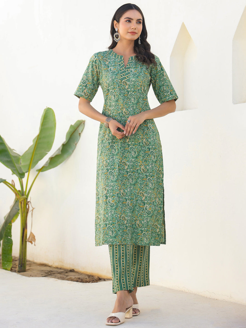 Janasya Light Cotton Paisley Straight Kurta Set | Grocsy