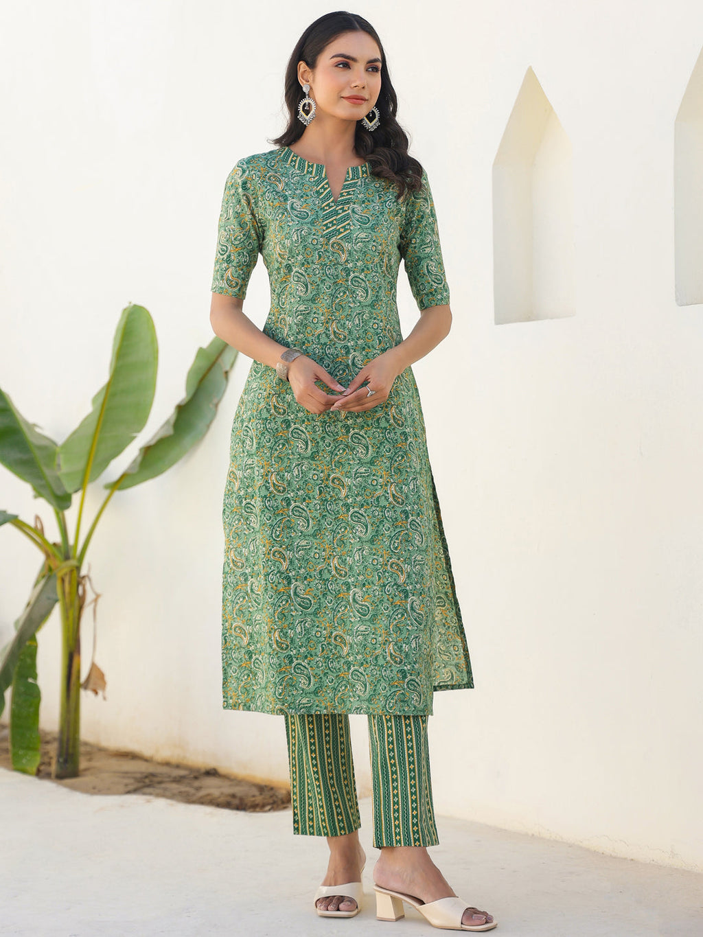 Janasya Light Cotton Paisley Straight Kurta Set | Grocsy