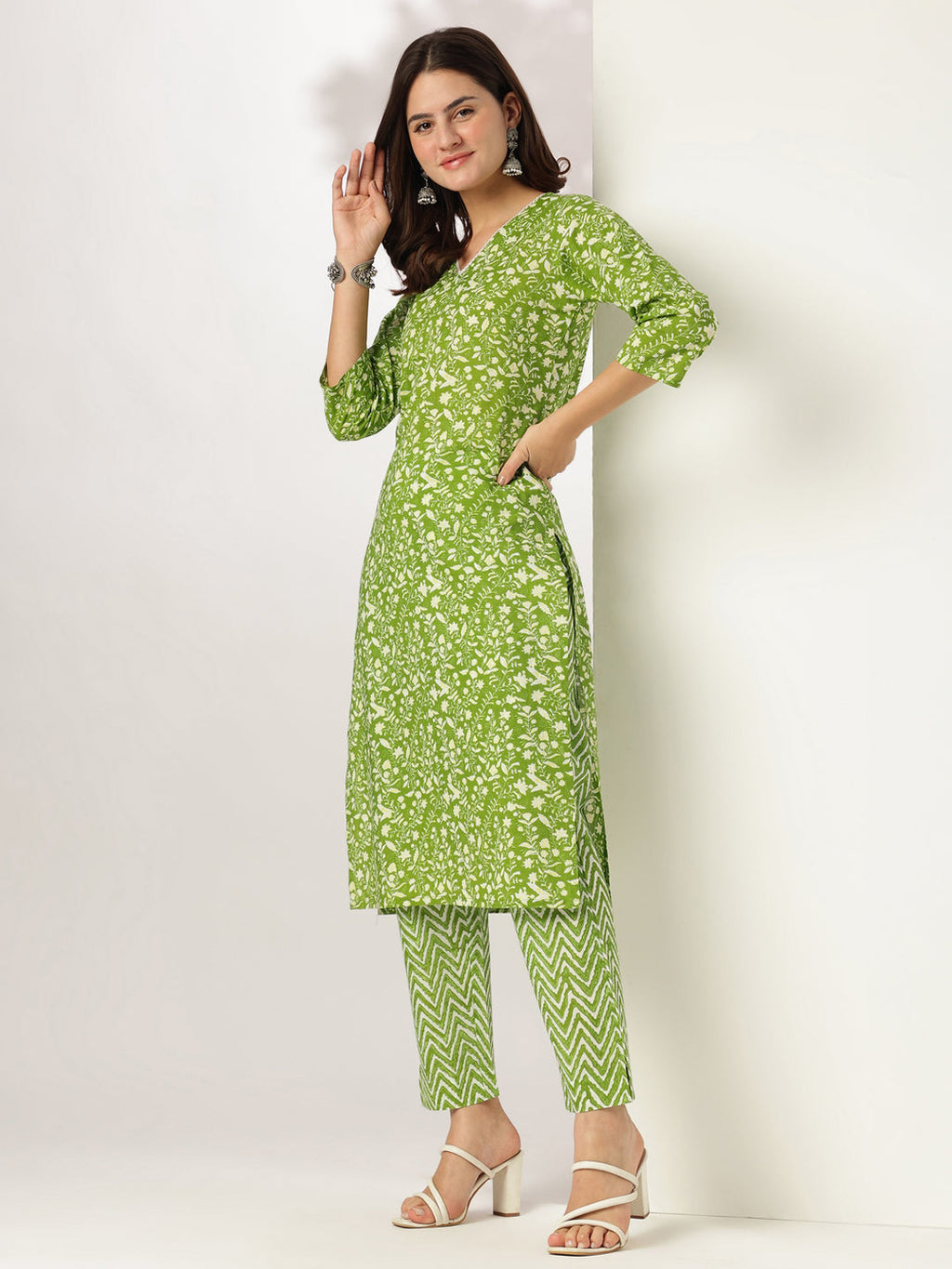 Janasya Bright Cotton Floral Straight Kurta Set | Grocsy