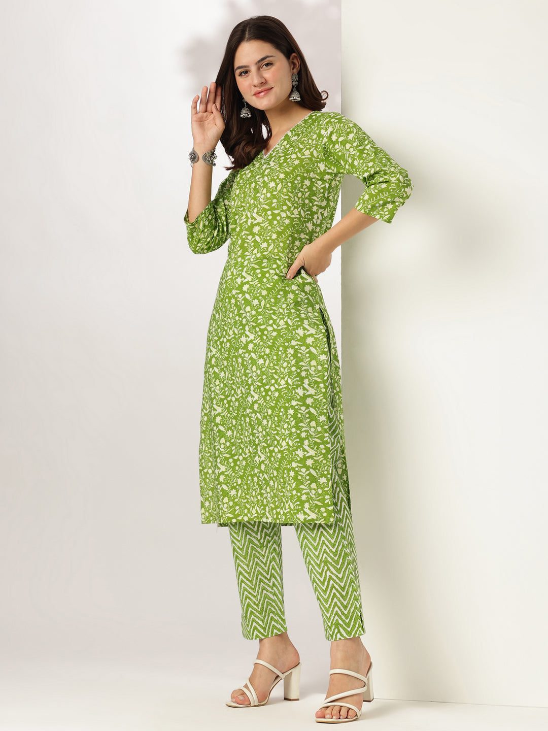 Janasya Bright Cotton Floral Straight Kurta Set | Grocsy