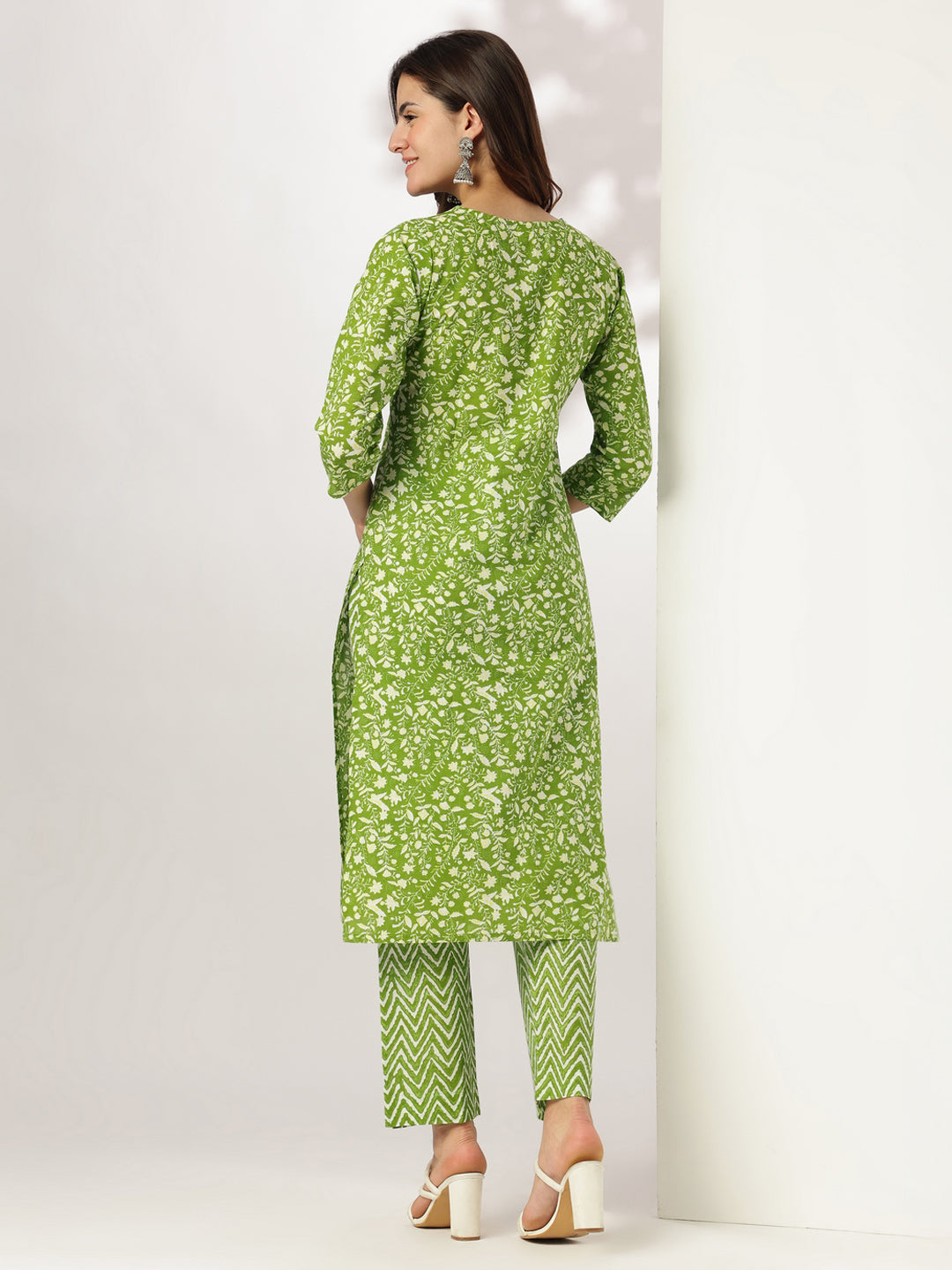 Janasya Bright Cotton Floral Straight Kurta Set | Grocsy