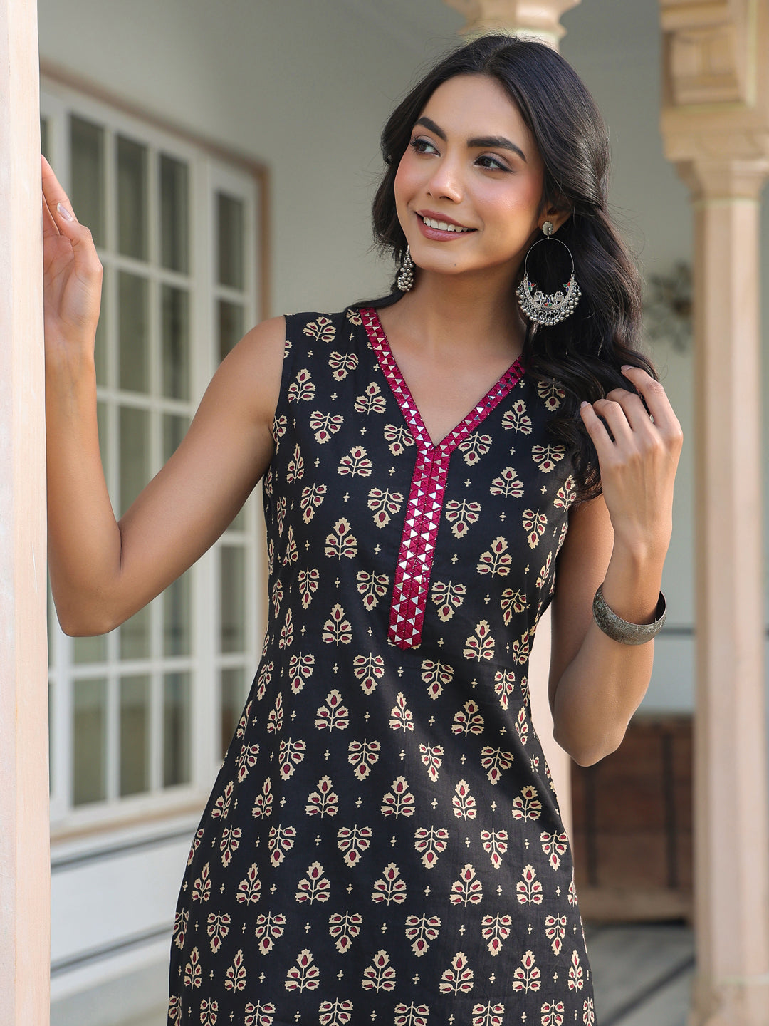 Janasya Dark Cotton Floral Straight Kurta Set | Grocsy