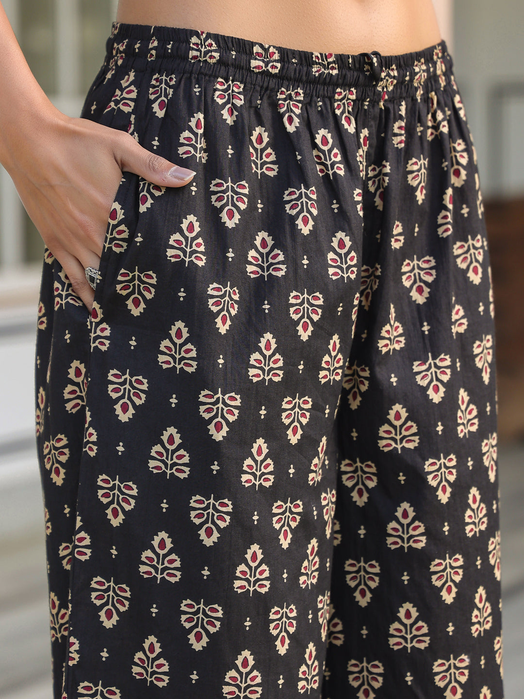 Janasya Dark Cotton Floral Straight Kurta Set | Grocsy