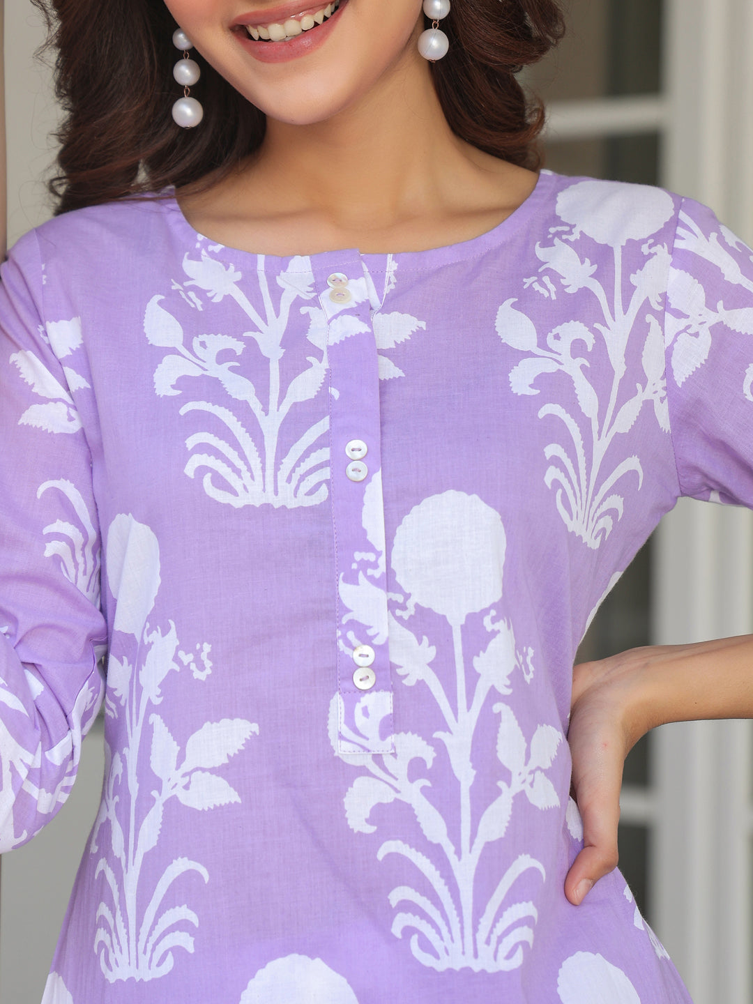 Janasya Light Cotton Floral Straight Kurta Set | Grocsy