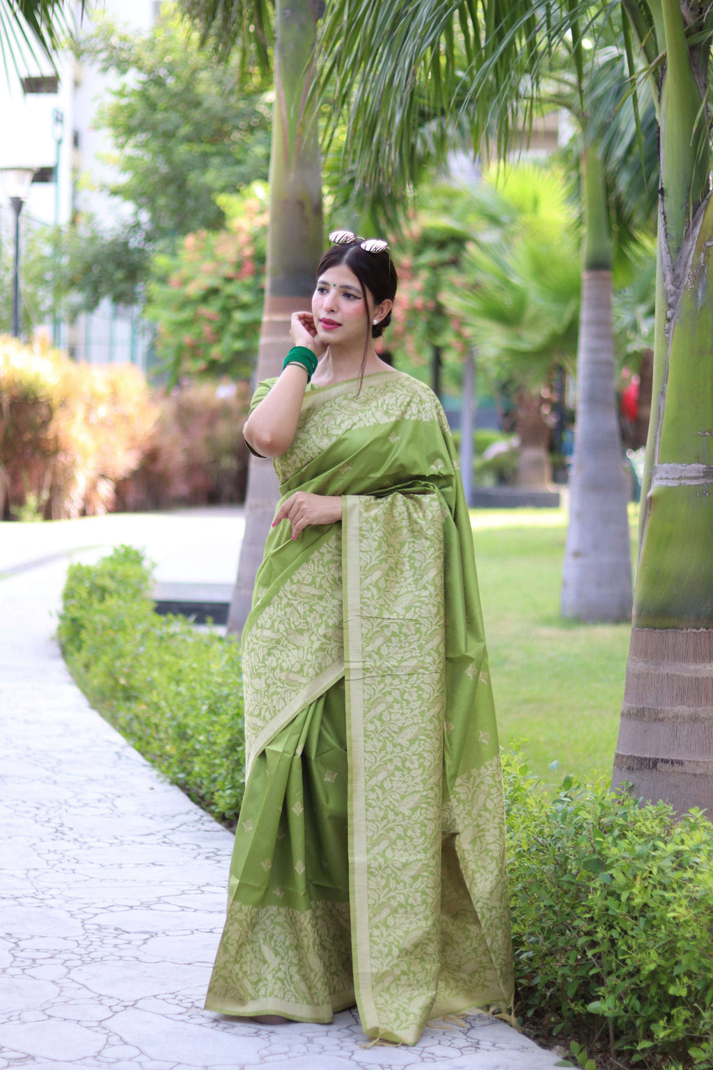 Jyoti Fashion Women's Mehendi Handloom Raw Silk Weaving Pallu Traditional Saree with Blouse | Grocsy