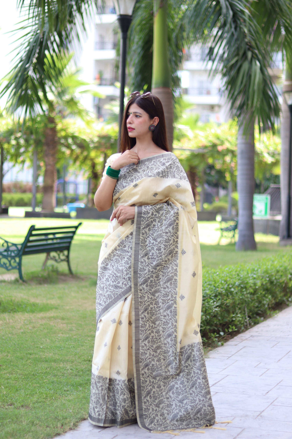 Jyoti Fashion Women's Cream Handloom Raw Silk Weaving Pallu Traditional Saree with Blouse | Grocsy