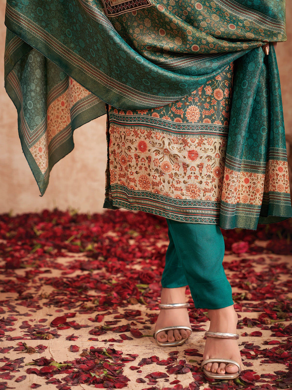 Jyoti Fashion Women's Green Pure Tissue Shimmer Floral Digital Print With Zardoshi Hand Work Salwar Suit Set | Grocsy