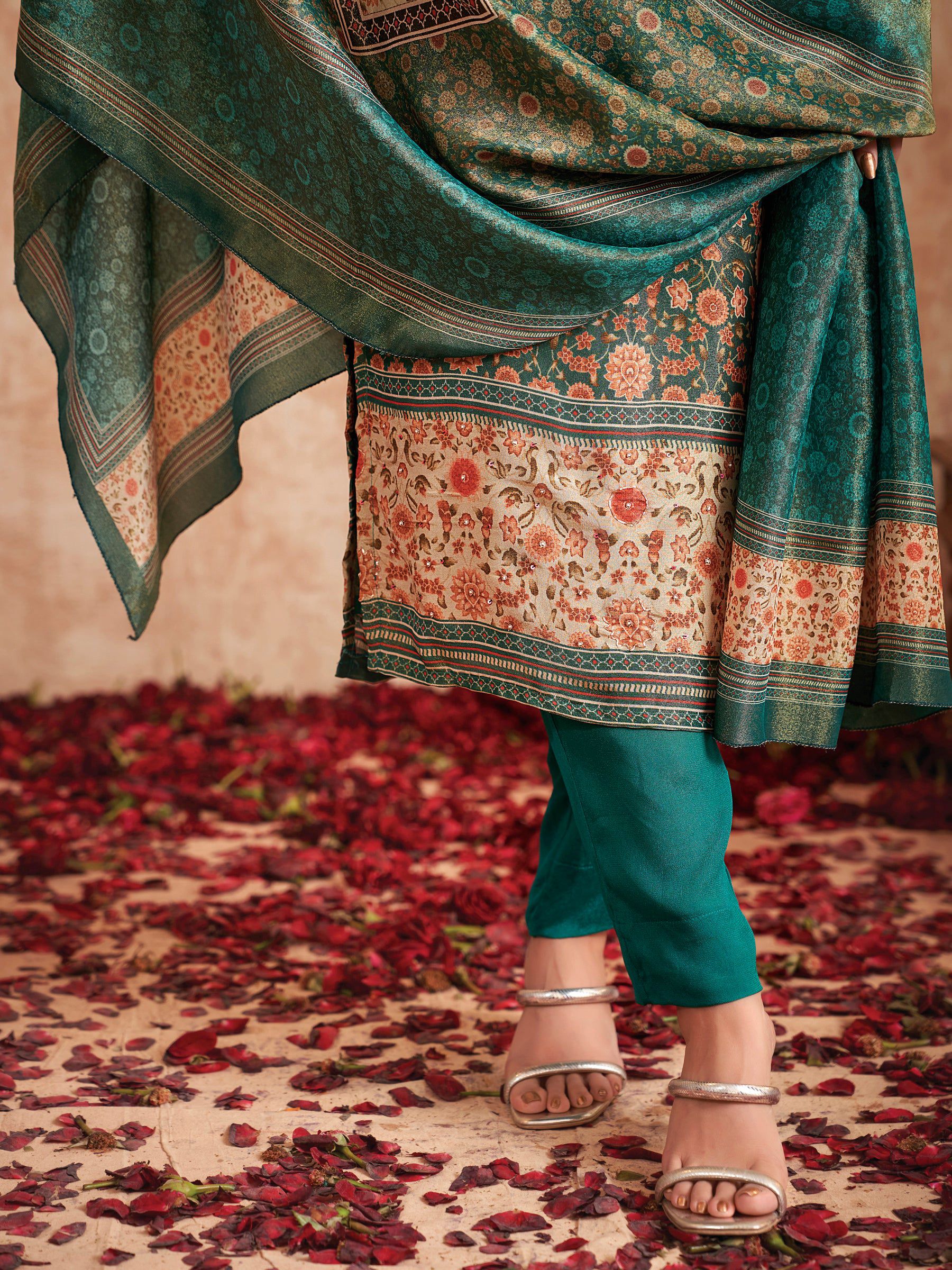 Jyoti Fashion Women's Green Pure Tissue Shimmer Floral Digital Print With Zardoshi Hand Work Salwar Suit Set | Grocsy