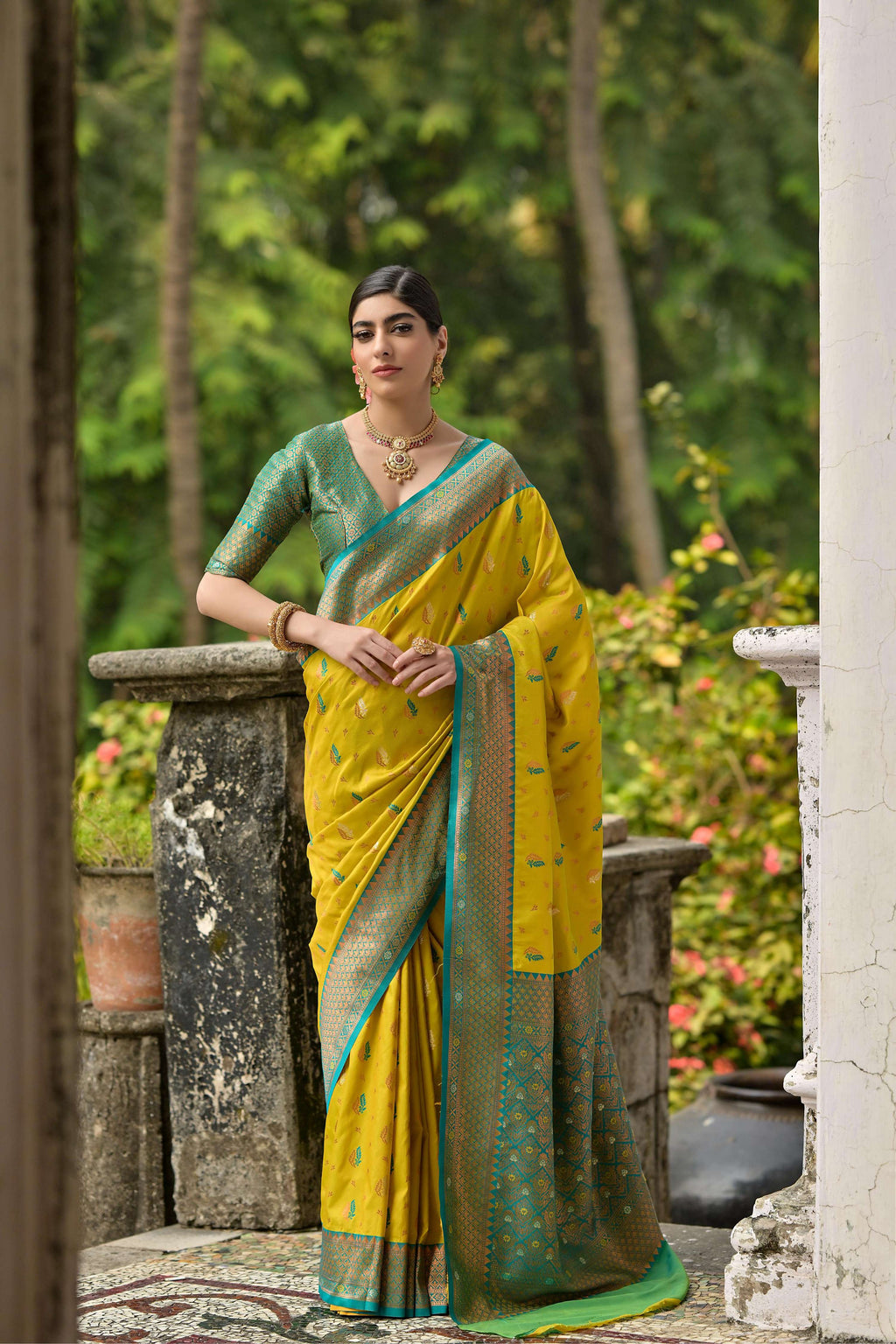 Jyoti Fashion Women's Lemon Yellow Banarasi Silk Zari Woven Traditional Saree with Blouse | Grocsy