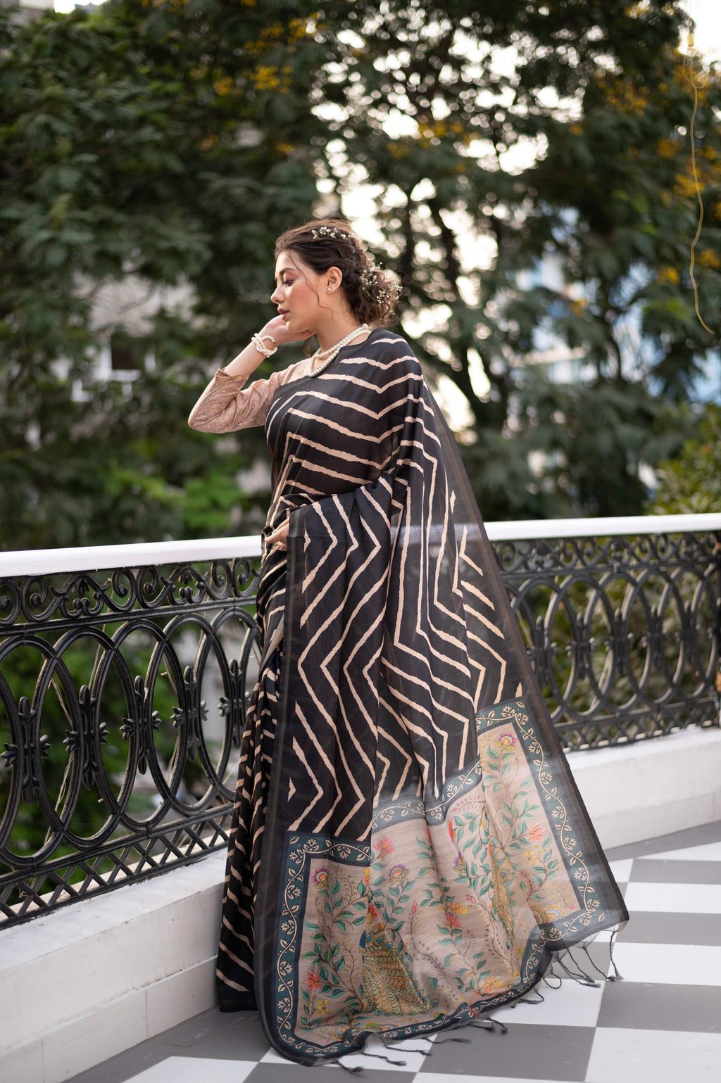 Jyoti Fashion Women's Black Tussar Silk Leheriya Print with Zari Border Saree with Blouse | Grocsy
