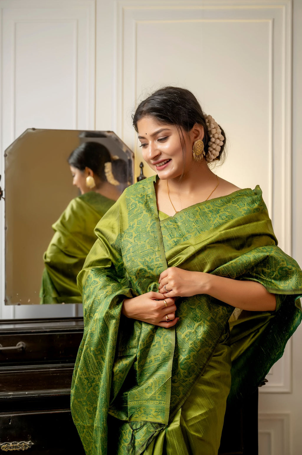 Jyoti Fashion Women's Green Handloom Raw Silk Weaving Designer Saree with Blouse | Grocsy