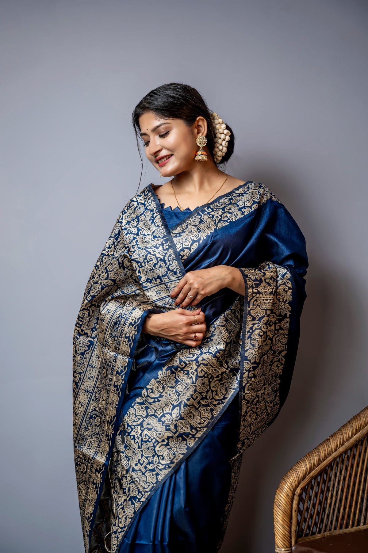 Jyoti Fashion Women's Navy Blue Handloom Raw Silk Weaving Designer Saree with Blouse | Grocsy