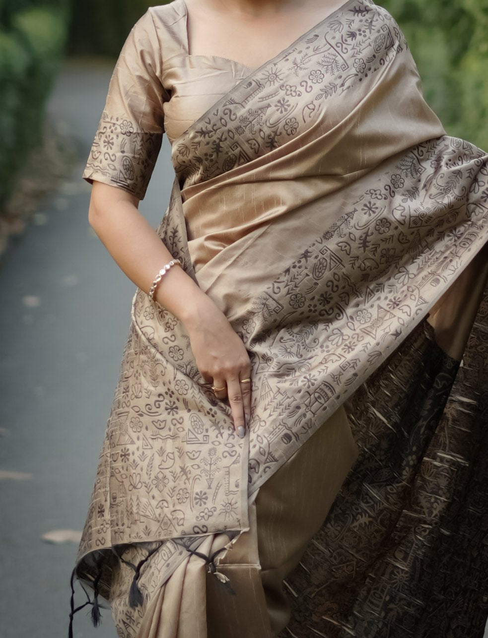 Jyoti Fashion Women's Beige Handloom Raw Silk Weaving Designer Saree with Blouse | Grocsy