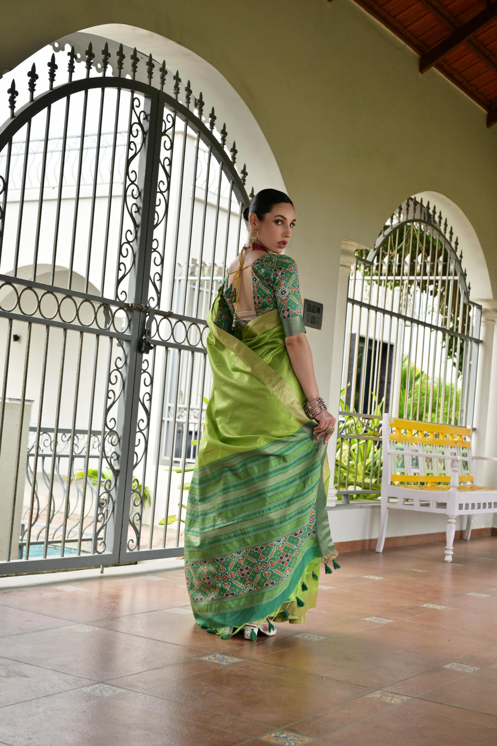 Jyoti Fashion Women's Green Khadi Raw Silk Meena Weaving Patola Saree with Blouse | Grocsy