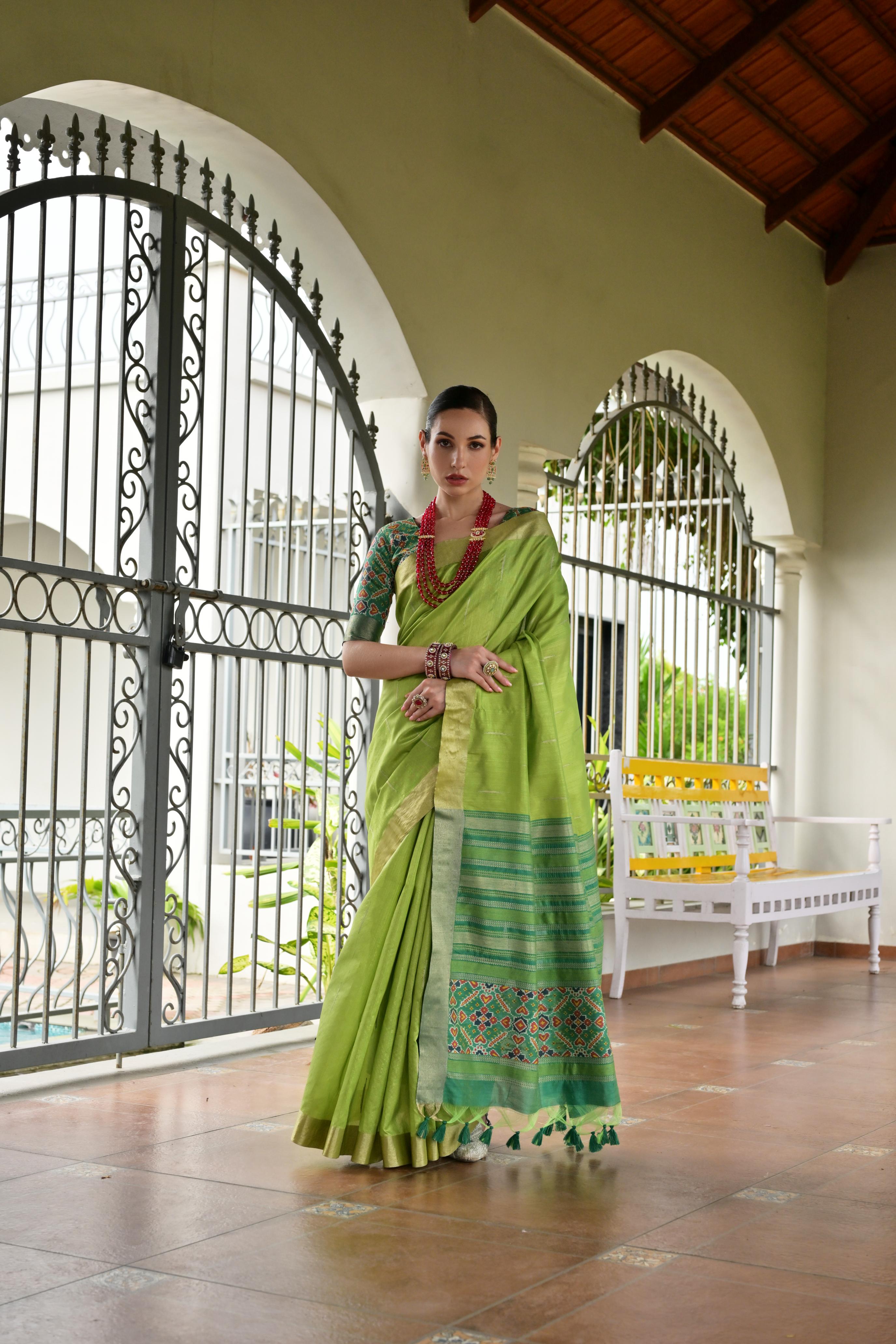 Jyoti Fashion Women's Green Khadi Raw Silk Meena Weaving Patola Saree with Blouse | Grocsy