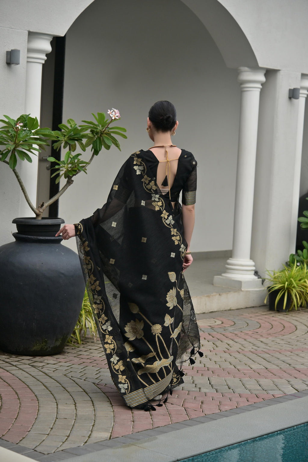 Jyoti Fashion Women's Black Soft Jute Linen Silk Zari Woven Saree with Blouse | Grocsy