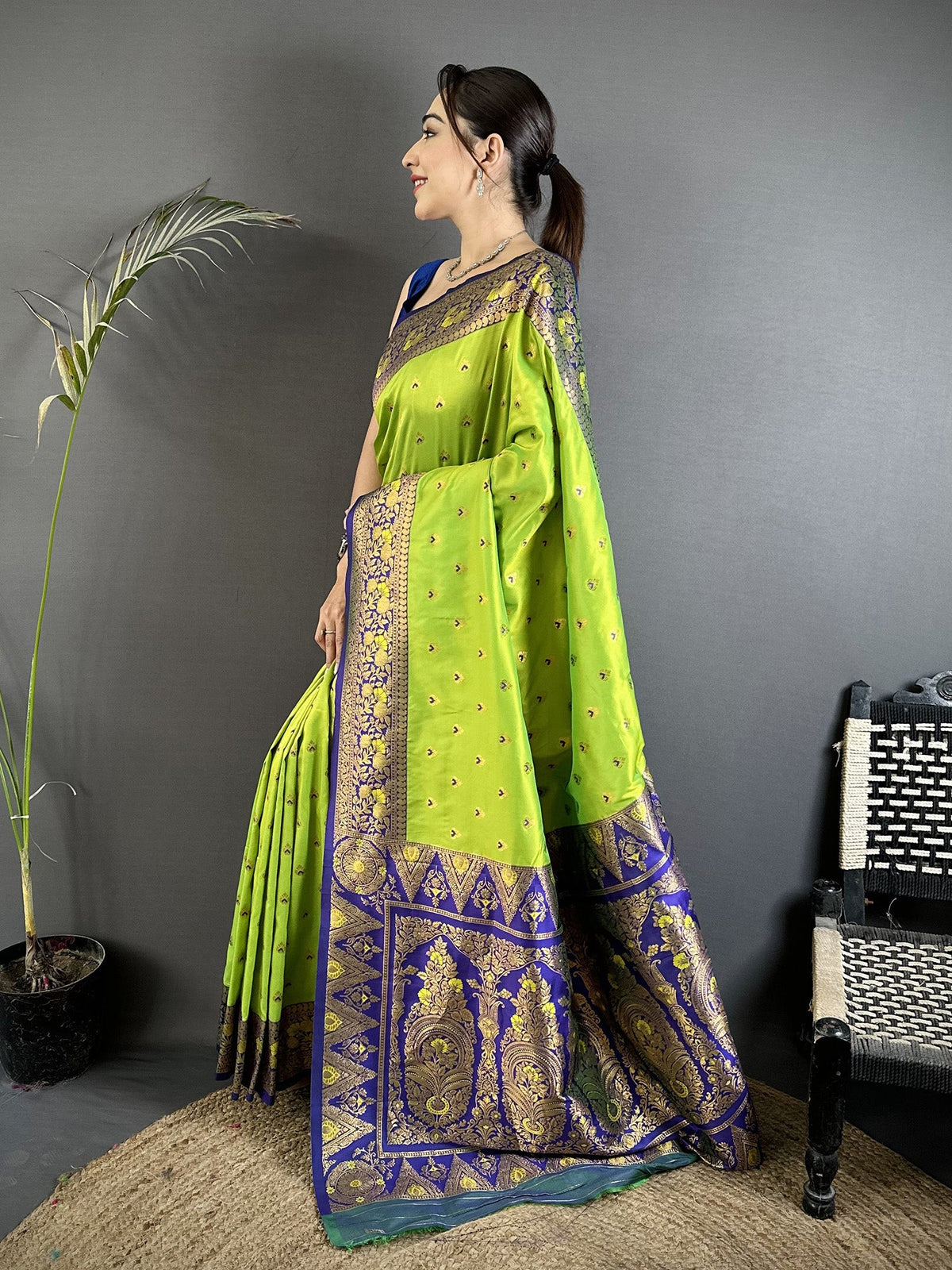 Elora Green Soft Silk Intricate Motifs Zari Weaving Banarasi Saree With Contrast Weaving Border | Grocsy