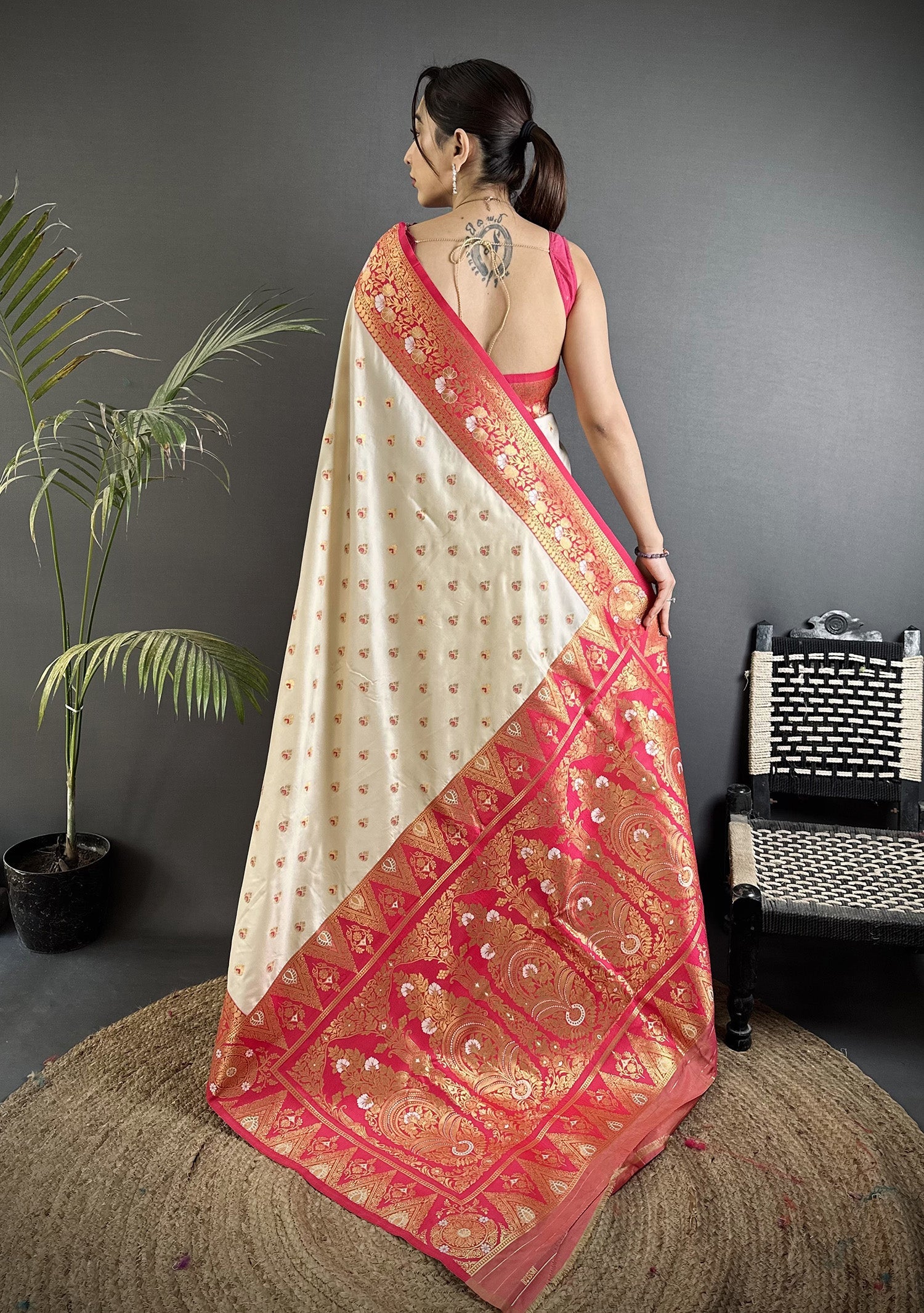 Elora Off White Soft Silk Intricate Motifs Zari Weaving Banarasi Saree With Contrast Weaving Border | Grocsy