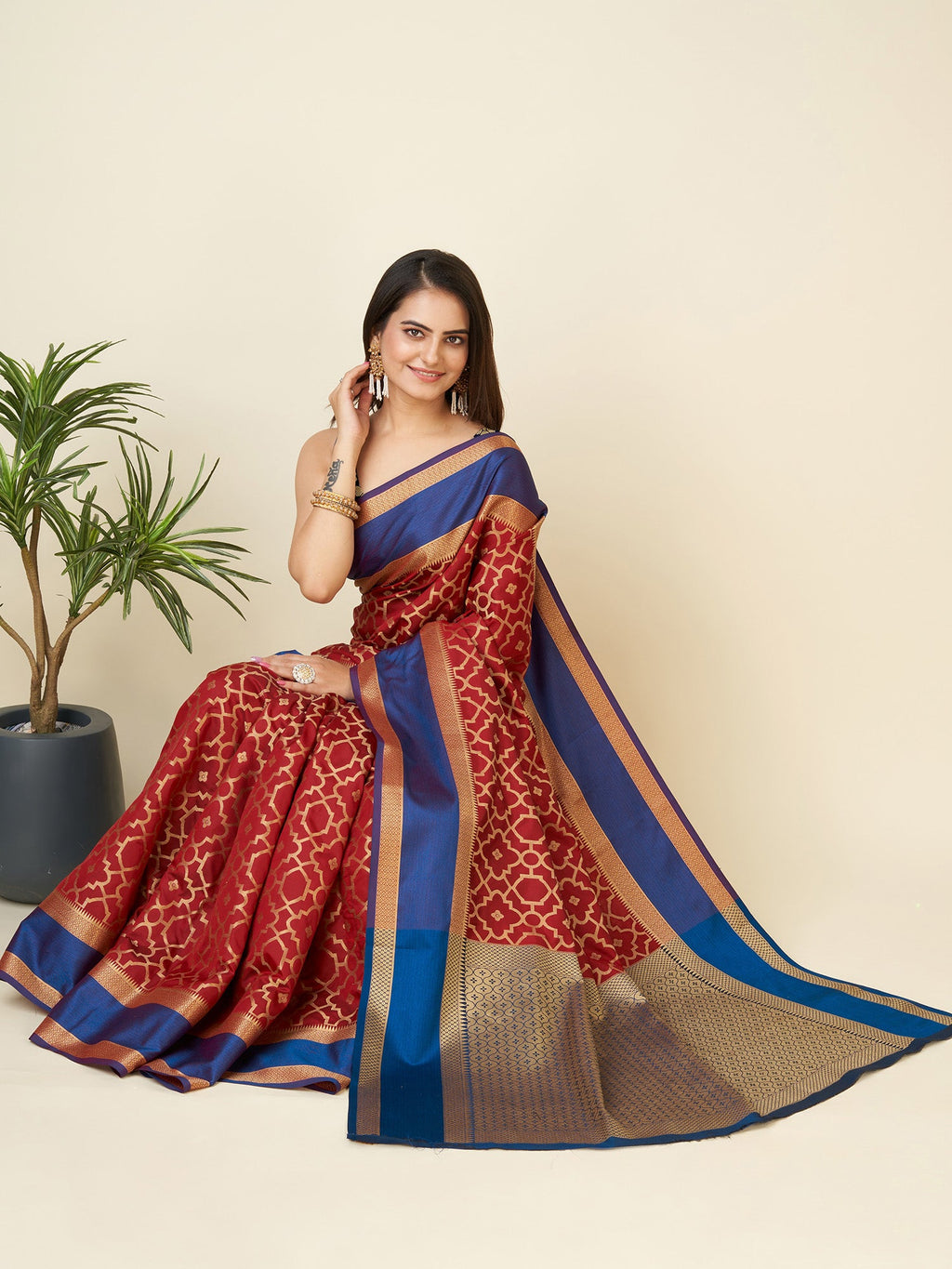 Elora Red Lichi Silk Woven Design Jacquard Weaving Kanchipuram Saree | Grocsy