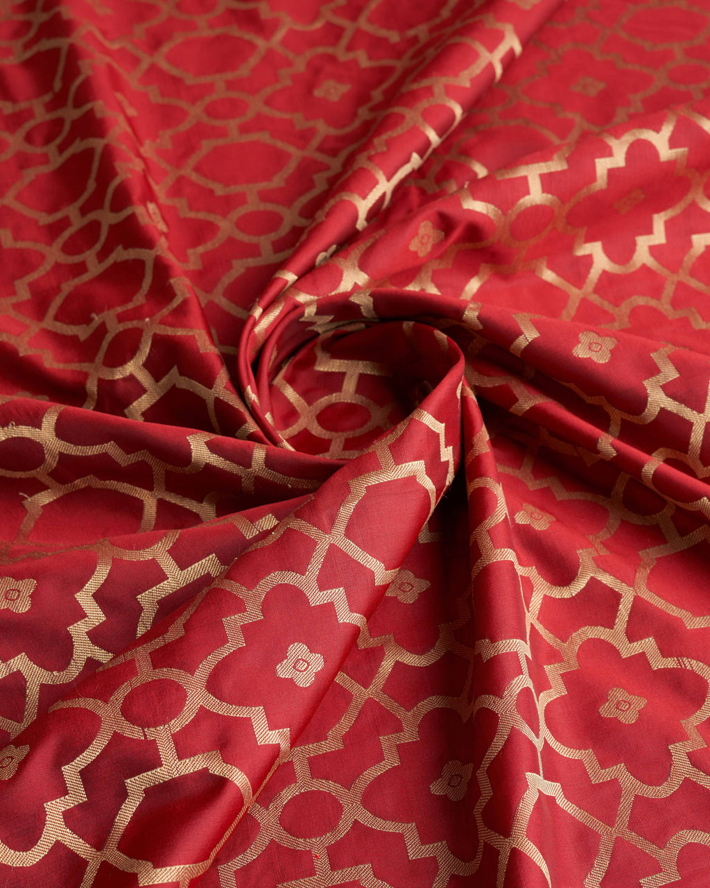 Elora Red Lichi Silk Woven Design Jacquard Weaving Kanchipuram Saree | Grocsy