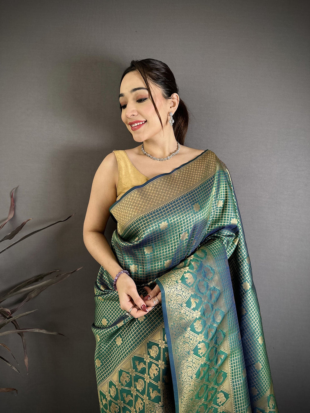 Elora Rama Green Banarasi Soft Silk Checked Body With Floral Motifs South Pattu Saree | Grocsy