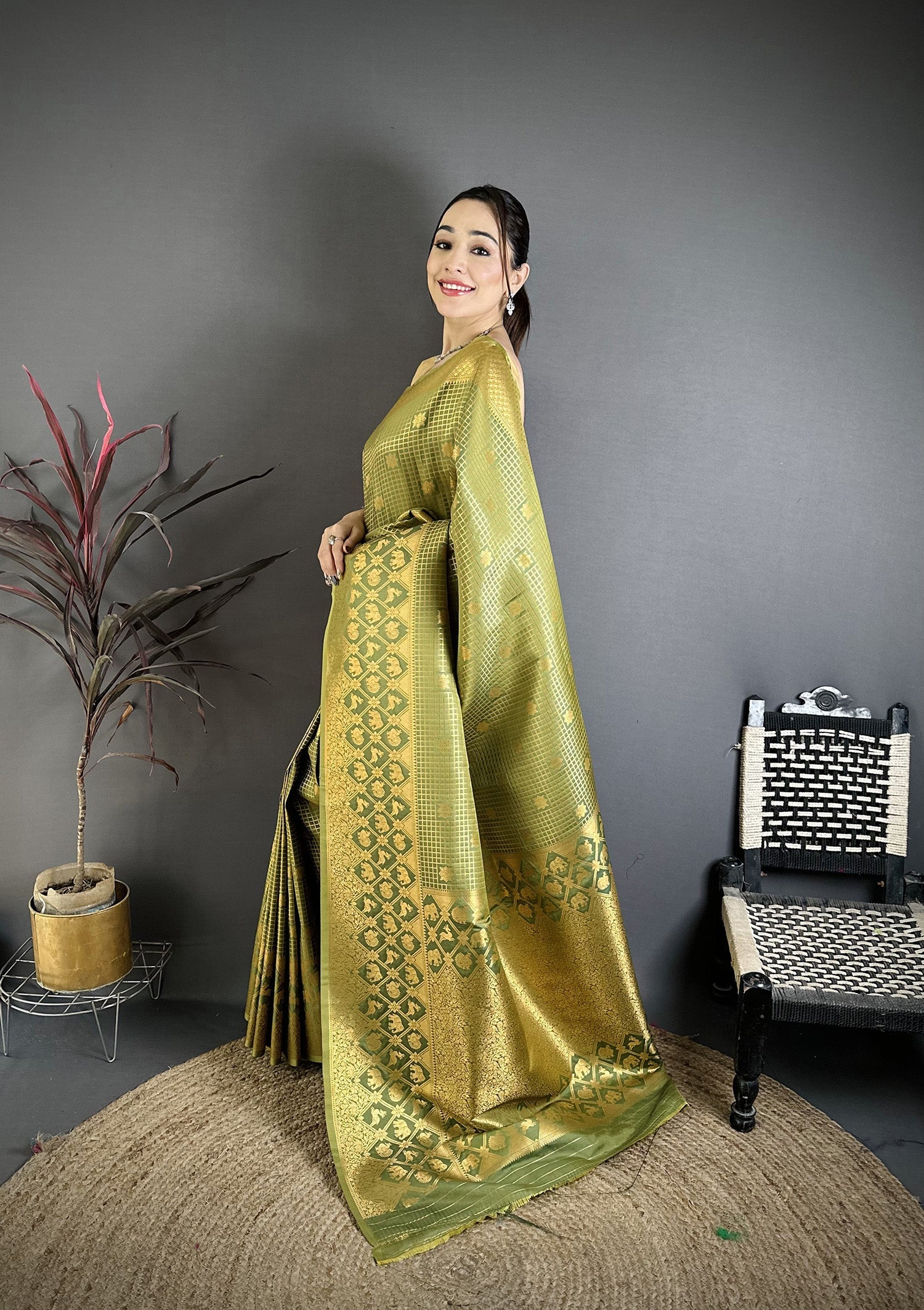 Elora Olive Banarasi Soft Silk Checked Body With Floral Motifs South Pattu Saree | Grocsy