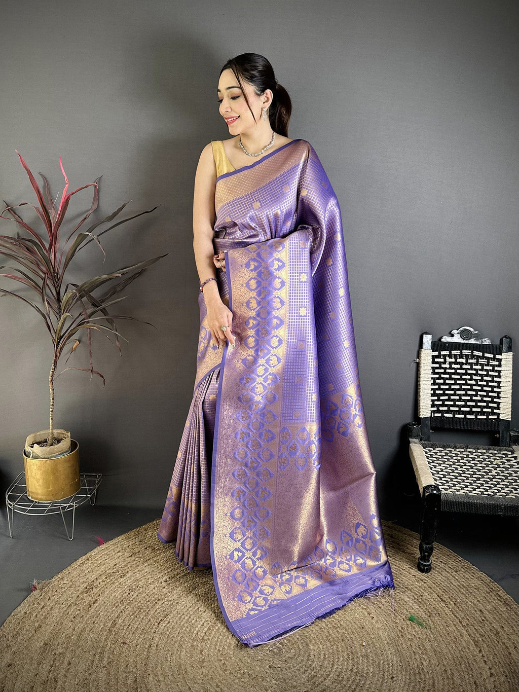 Elora Lavender Banarasi Soft Silk Checked Body With Floral Motifs South Pattu Saree | Grocsy