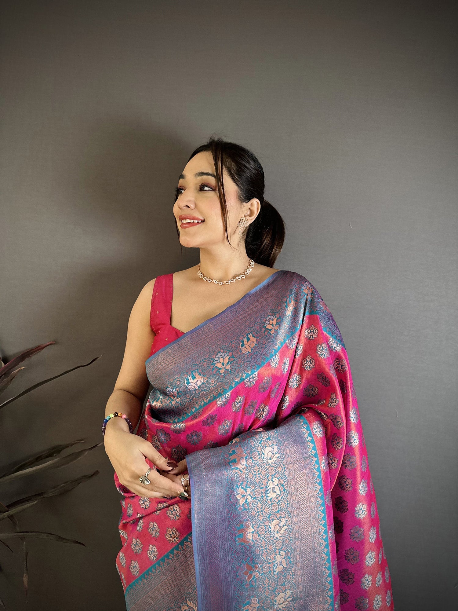 Elora Pink Tissue Silk Floral Pattern With Copper Motifs Banarasi Saree | Grocsy