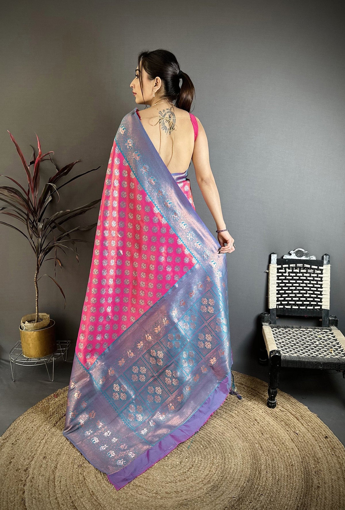 Elora Pink Tissue Silk Floral Pattern With Copper Motifs Banarasi Saree | Grocsy