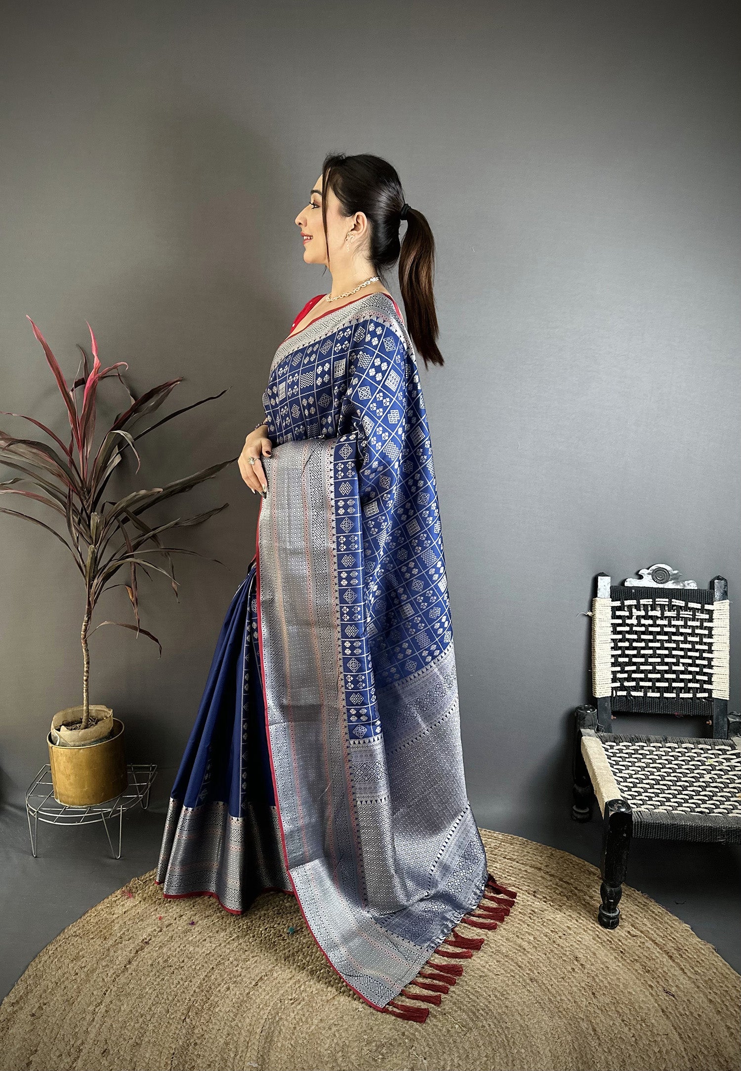 Elora Dark Blue Banarasi Silk Geometric Shape Kanjivaram Sarees | Grocsy