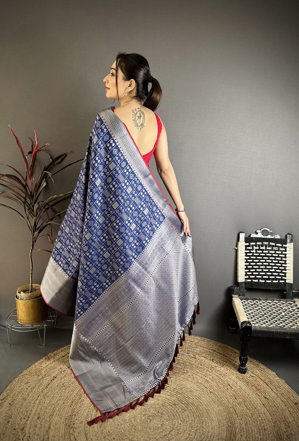 Elora Dark Blue Banarasi Silk Geometric Shape Kanjivaram Sarees | Grocsy