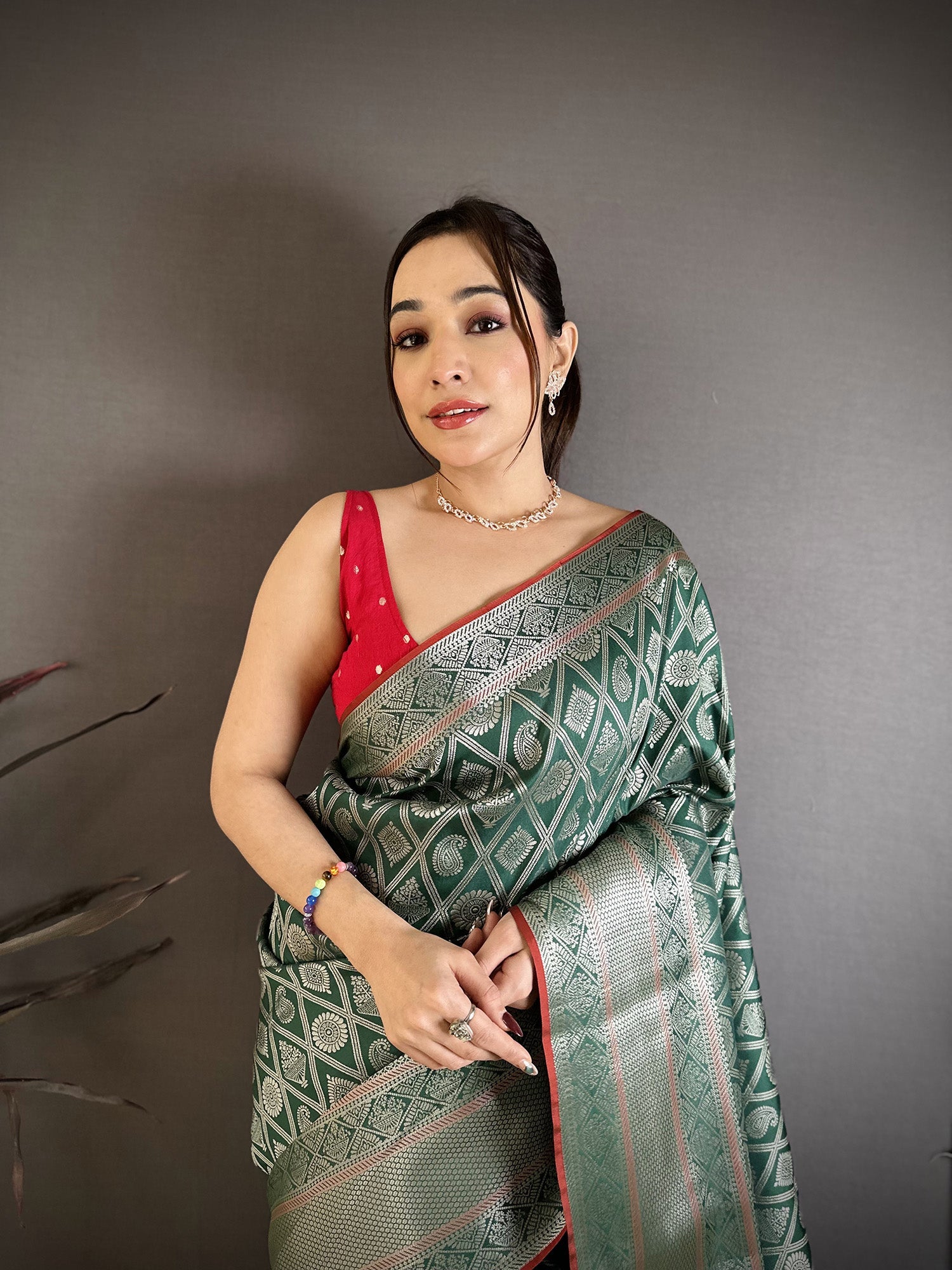 Elora Green Banarasi Silk Zari Woven Ethnic Motifs Kanjivaram Sarees | Grocsy