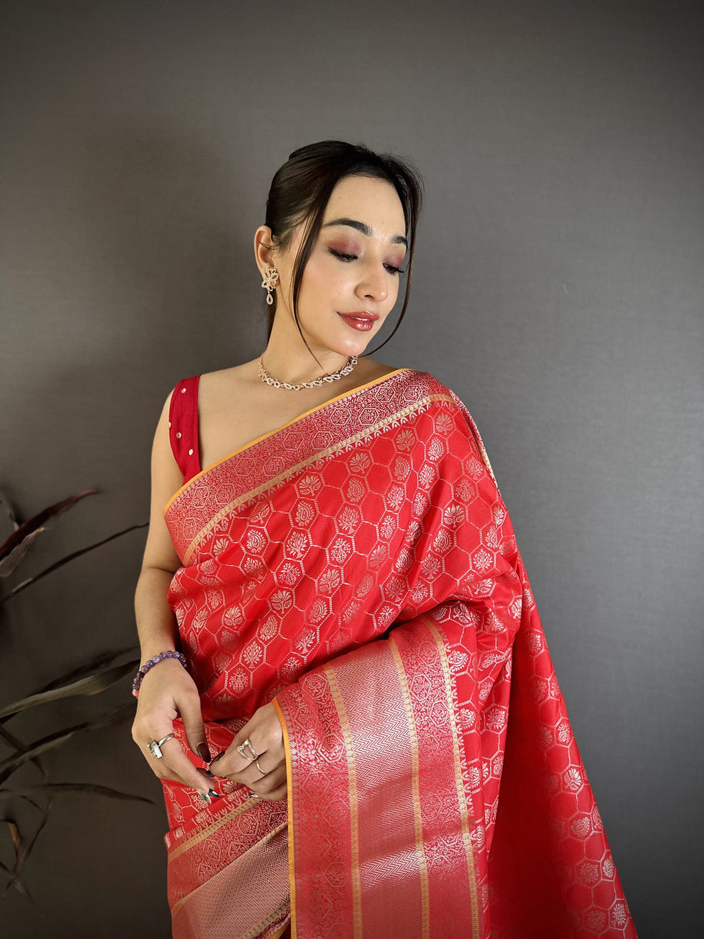 Elora Red Banarasi Silk  Delicate Patterns Kanjivaram Sarees | Grocsy