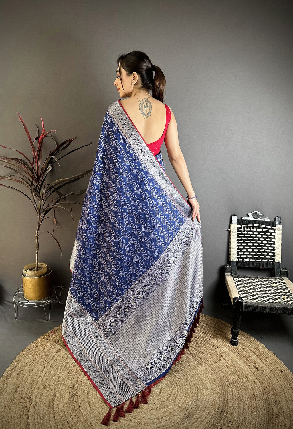 Elora Royal Blue Banarasi Silk Intricate Zari Weaving Kanjivaram Sarees | Grocsy